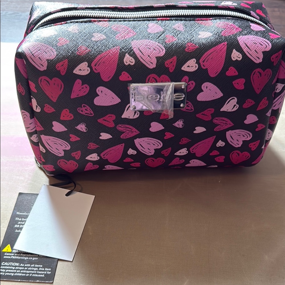 ⭐ 5 for $30 Mix & Match Items.. 
Black and Pink Heart Pattern Cosmetic Bag